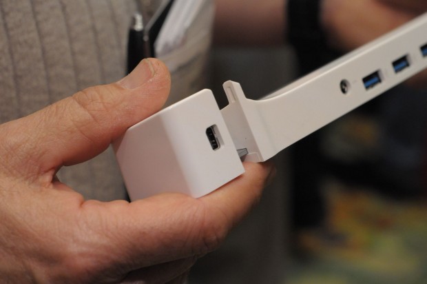 ... die Thunderbolt durchleitet.