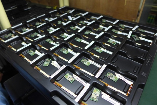 Pebble - Platinen für die Smartwatch-Herstellung (Bild: Pebble Technology)