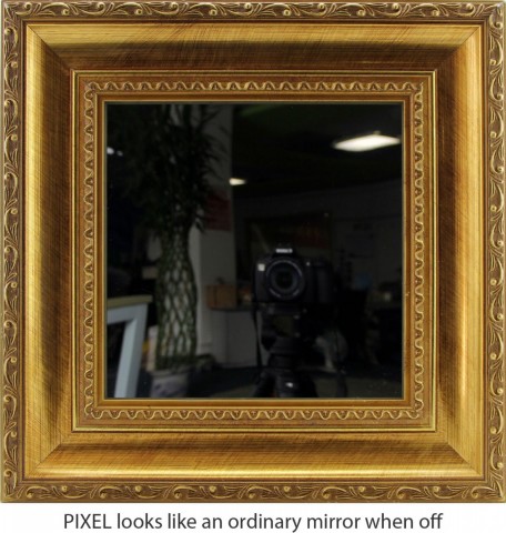 Pixel - ist die LED-Matrix inaktiv, sieht das Display aus wie ein normaler Spiegel, vom Stromkabel abgesehen. (Bild: Al Linke)