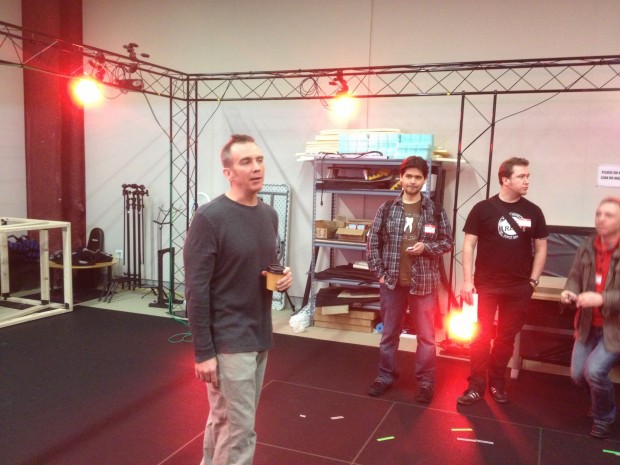 Pete Parsons beim Studiorundgang (Bild: Golem.de)