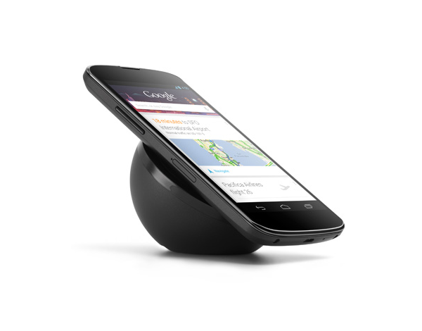 Kabelloses Ladegerät mit Nexus 4 (Bild: Google)