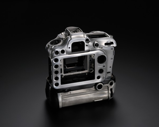 Metallgehäuse der Nikon D7100 (Bild: Nikon)