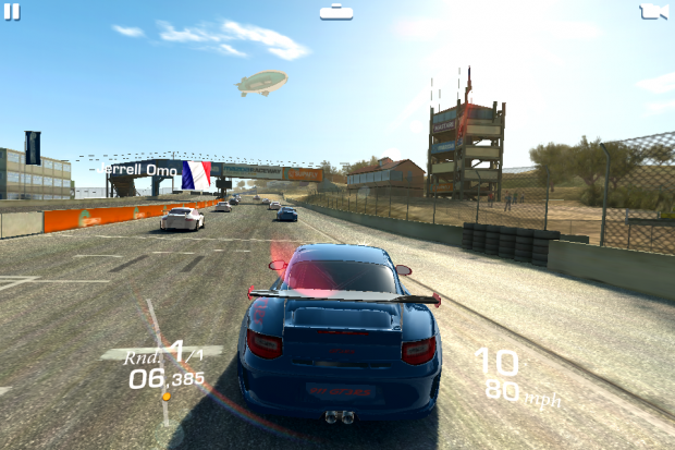 Auch auf dem iPhone 4S macht Real Racing 3 eine gute Figur.