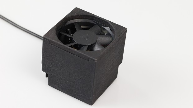 Das Gehäuse des Andocks wird mit einem 3D-Drucker hergestellt. (Bild: Golem.de)