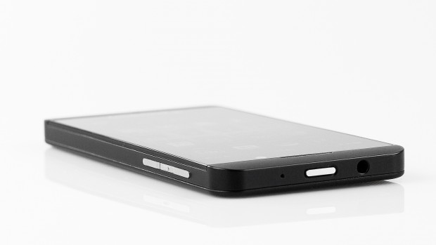 Das Z10 ist 9,1 mm dick. (Bild: Golem.de)