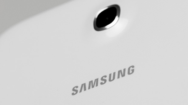 Die rückseitige Kameralinse hat keinen Blitz. (Bild: Martin Peterdamm/Golem.de)