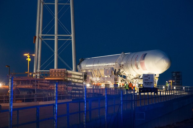 Die Rakete - hier beim Transport zur Rampe am Startplatz Wallops im US-Bundesstaat Virginia - soll einen Demonstrationsflug absolvieren. (Foto: Brea Reeves/Nasa/Wallops)