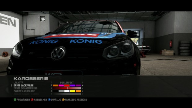 Im Saisonmodus wird das Auto mit Sponsoren zugeklebt.