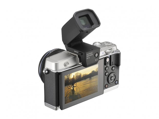 Olympus E-P5 mit Aufstecksucher (Bild: Olympus)