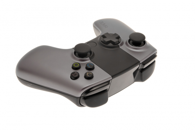 Die Schultertasten klappern und haben einen schwammigen Druckpunkt. (Bild: Golem.de)