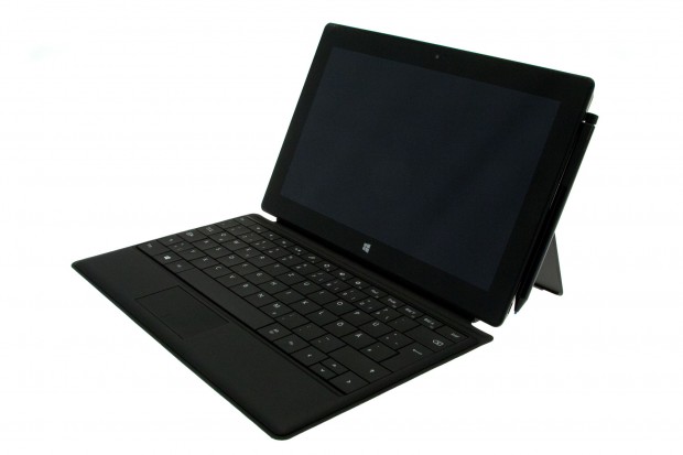 Surface Pro mit Type-Cover (Foto: Nina Sebayang/Golem.de)