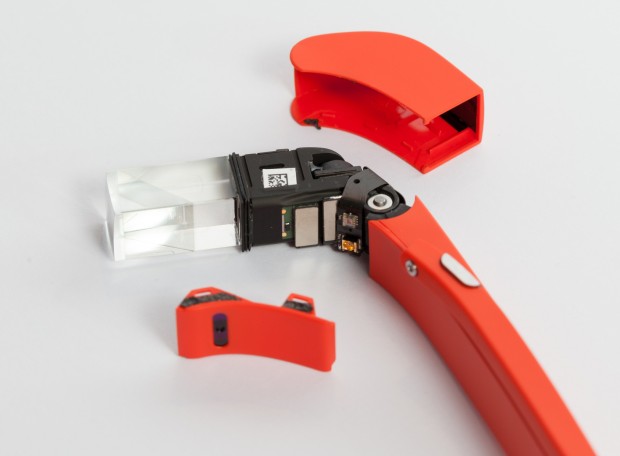 Das Prisma samt Displaygeh&auml;use (Bild: Scott Torborg und Star Simpson)