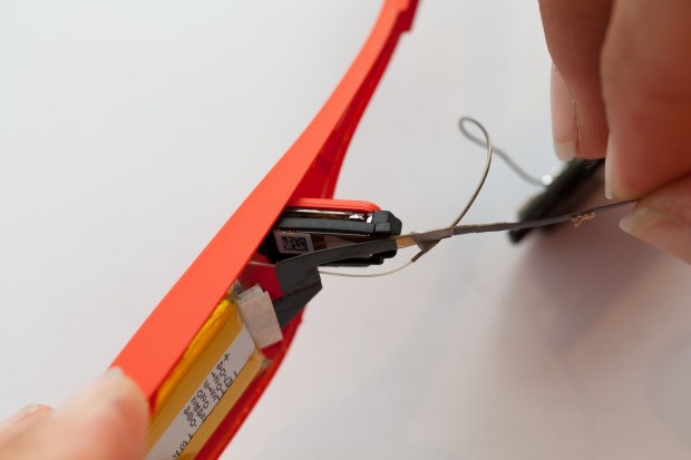 Neben dem Akku ist... (Bild: Scott Torborg und Star Simpson)