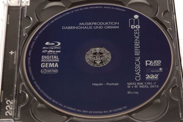 Es handelt sich technisch um eine normale Blu-ray. (Foto: Nina Sebayang/Golem.de)