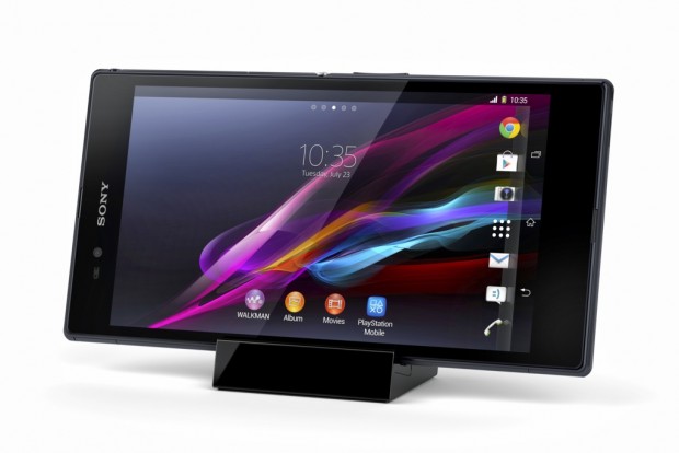Xperia Z Ultra in der Ladestation DK30 (Quelle: Sony)