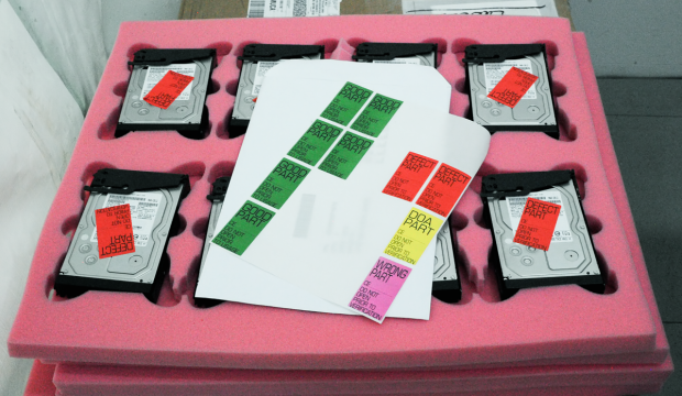 Festplatten müssen fast täglich getauscht werden.