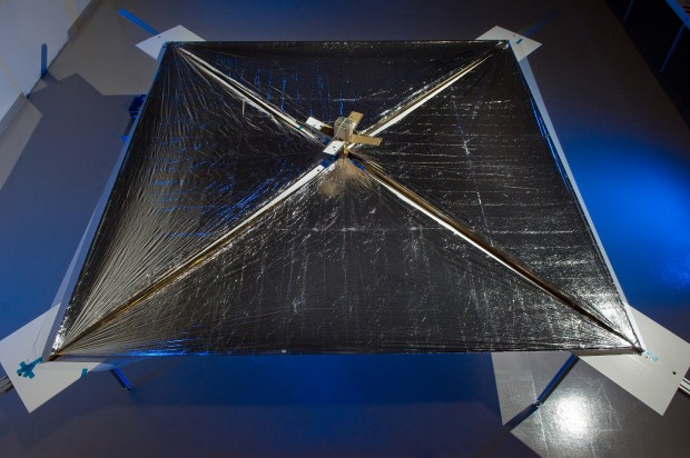 Das experimentelle Sonnensegel Nanosail-D. Die Rakete, mit der es 2008 ins All transportiert werden sollte, erreichte aber den Orbit nicht und stürzte mit dem Segel ins Meer. (Bild: Nasa)