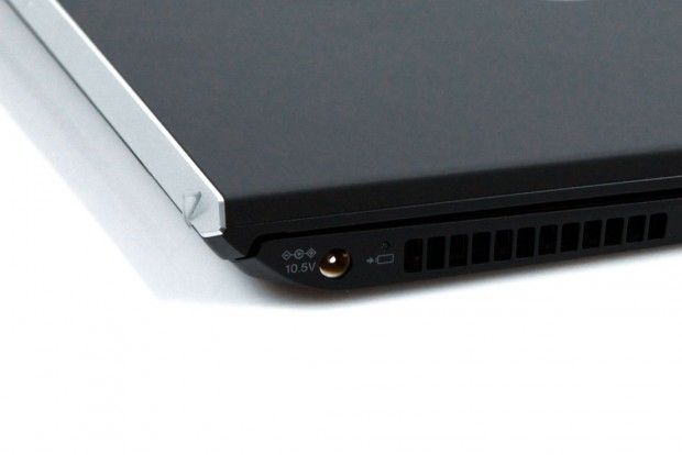 Lüftung auf der linken Seite (Foto: Nina Sebayang/Golem.de)