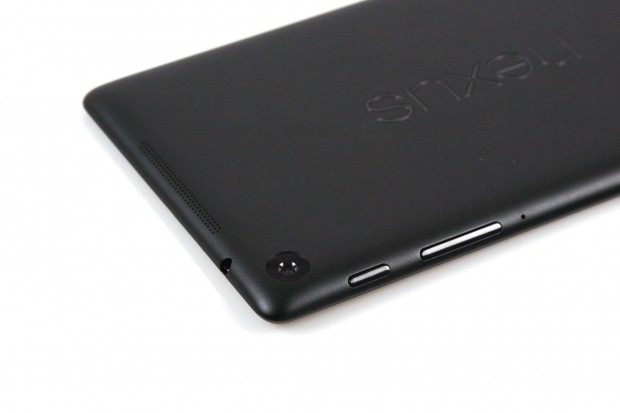 Die Schaltflächen ragen im Vergleich zum Vorgänger weiter heraus und sind leichter zu ertasten. (Bild: Nina Sebayang/Golem.de)