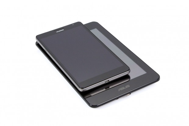 Das Ascend Mate ist deutlich kompakter als das Asus Fonepad. (Bild: Nina Sebayang/Golem.de)