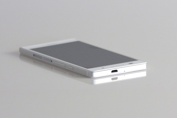 Das Android-Smartphone ist mit 6,5 mm sehr d&uuml;nn. (Bild: Nina Sebayang/Golem.de)