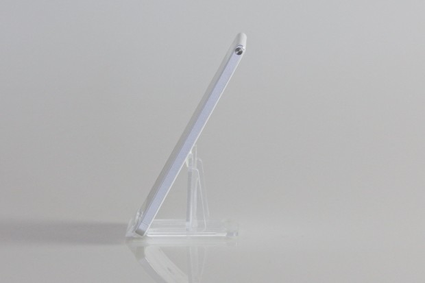 Das Geh&auml;use des Ascend P6 ist weitgehend aus Metall gefertigt. (Bild: Nina Sebayang/Golem.de)