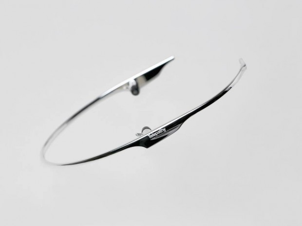 ... die den gesamten Hinterkopf umspannt...