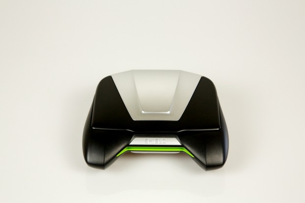 Nvidia Shield im zugeklappten Zustand, das namengebende Schild ist abnehmbar. (Bild: Fabian Hamacher/Golem.de)