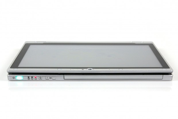 Im Tabletmodus st&ouml;rt die Blickwinkelabh&auml;ngigkeit des Displays. (Foto: Nina Sebayang/Golem.de)