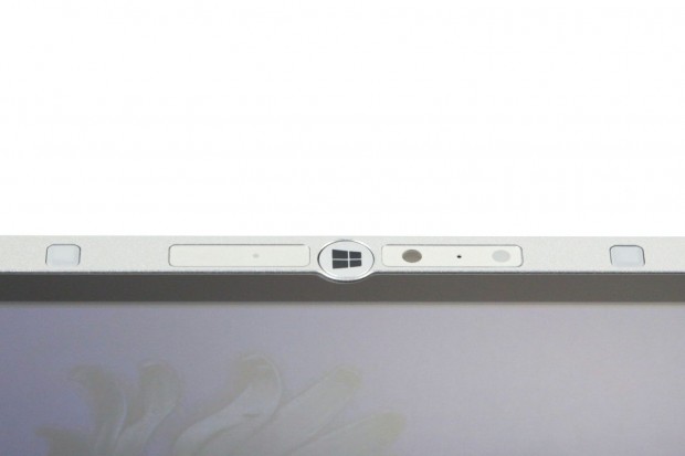 Die Windows-Taste am Display ist f&uuml;r den Tabletbetrieb wichtig. (Foto: Nina Sebayang/Golem.de)