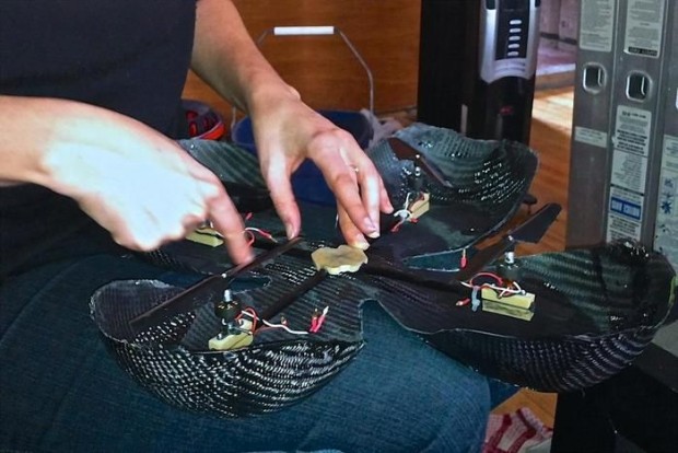 Beim Bau der Drohne, (Foto: Pleiades)