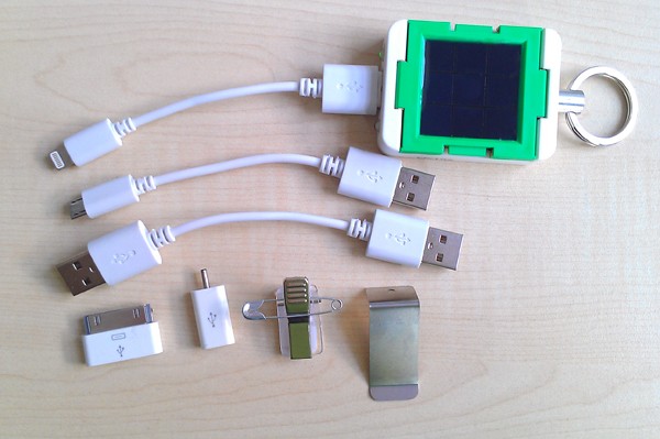 Clicc mit Anschlusskabeln (Bild: Sonnenrepublik)