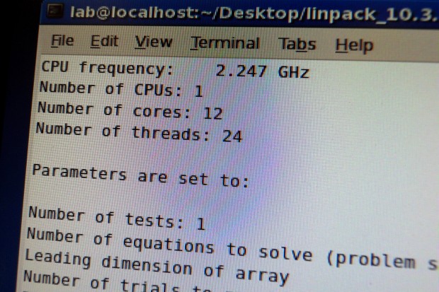 Bei diesem Frankenstein genannten Chip soll es sich um einen Ivy Bridge EP mit DDR4-Speichercontroller handeln. (Bild: Marc Sauter/Golem.de)