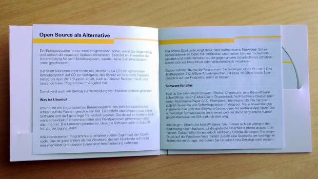 Das Booklet erklärt Gründe für den Umstieg zu Open Source und Linux. (Bild: Jörg Thoma/Golem.de)