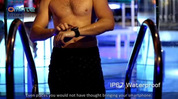 Omate Truesmart ist wasserdicht (IP67+). (Bild: Kickstarter)