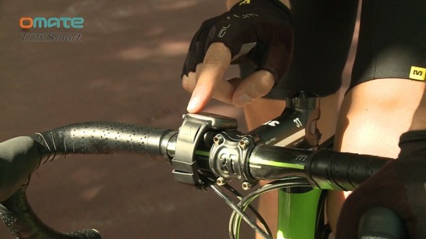 Omate Truesmart am Fahrrad (Bild: Kickstarter)