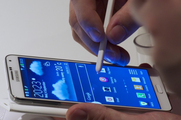 Mit dem Stift kann der Anwender ... (Foto: Andreas Sebayang/Golem.de)