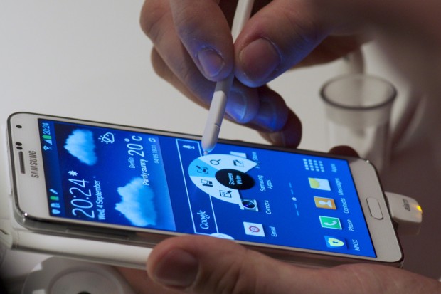 ... das Aircommand-Menü öffnen. (Foto: Andreas Sebayang/Golem.de)