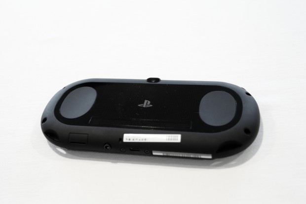 Playstation Vita PCH2000 (Bild: Tobias Költzsch/Golem.de)