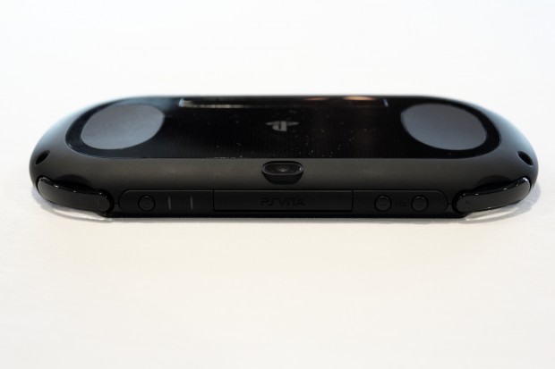 Playstation Vita PCH2000 (Bild: Tobias Költzsch/Golem.de)