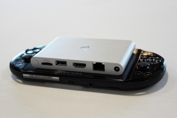 Neue Playstation Vita und Playstation Vita TV im Vergleich (Bild: Tobias Költzsch/Golem.de)