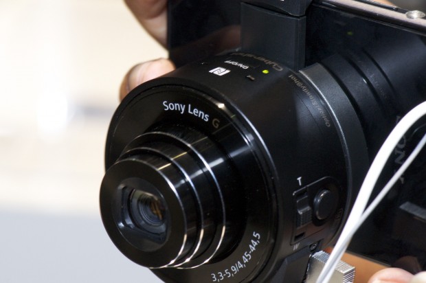 Die Datenübertragung funktioniert per WLAN, die Kopplung optional per NFC. (Foto: Andreas Sebayang/Golem.de)