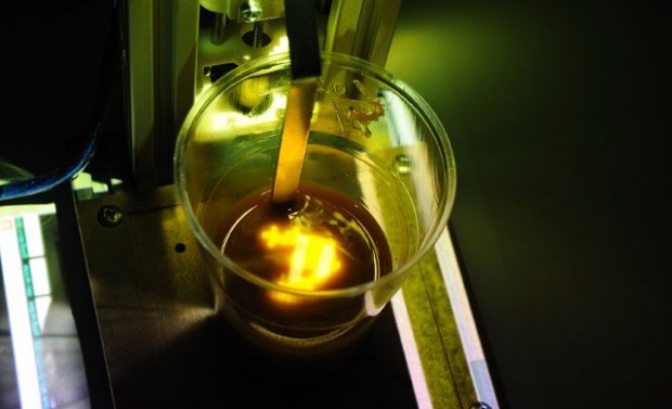 Der 3D-Drucker baut per Sterolithographie Gegenstände aus einem Flüssigharz auf. Allerdings ist dafür ein Beamer notwendig. (Foto: Indiegogo)