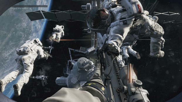 Lost in Space: Die Gefechte im Weltraum sind gut umgesetzt, vor allem weil Munition und getroffene Gegner schwerelos im Raum schweben.  (Bild: Golem.de)