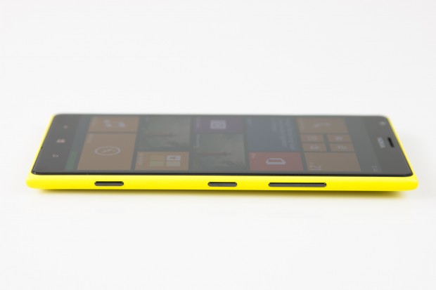 Im Inneren des Smartphones arbeitet erstmals bei einem Windows-Phone-Smartphone ein Quad-Core-Prozessor. (Bild: Tobias Költzsch/Golem.de) 