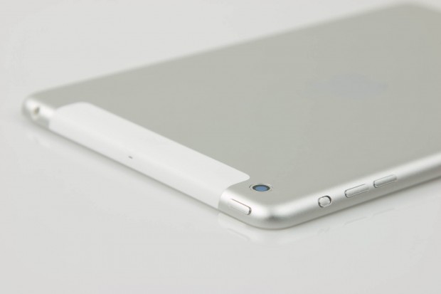 Die Rückseite des iPad Mini mit Retina-Display (Foto: Tobias Költzsch/Golem.de)