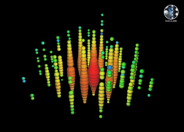 Neutrino-Ereignis am 3. Januar 2012. Es war das Ereignis mit der höchsten Energie, geschätzt 1,14 PeV (Grafik: IceCube Collaboration)
