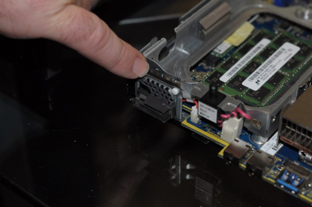 Eine WLAN-Antenne an der Front... (Foto: Andreas Sebayang/Golem.de)