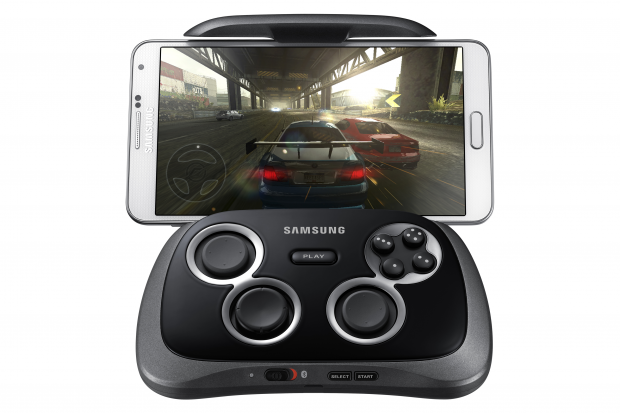 Mit eingestecktem Smartphone erinnert das Smartphone Gamepad an Nvidias Shield. (Bild: Samsung)
