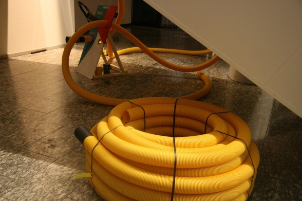 Netzwerkkabel-Ersatz - natürlich aufgerollt (Foto: Jörg Thoma/Golem.de)